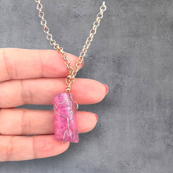 Copper wire wrapped pink quartz and matching necklace - Picture 4 of 5